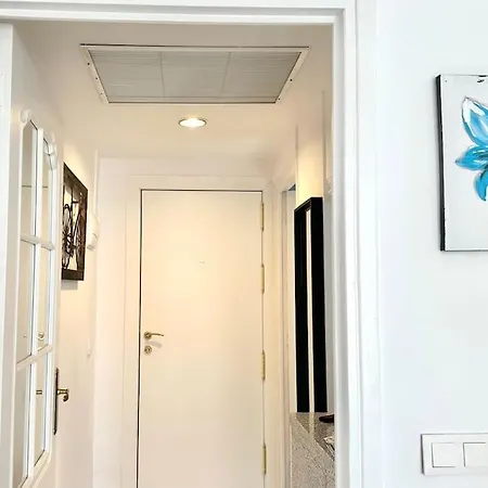 Central Fuengirola Studio Apartment With A Sea View Exterior photo